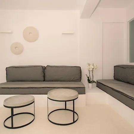 Meltemi Seaside Apartman Párosz